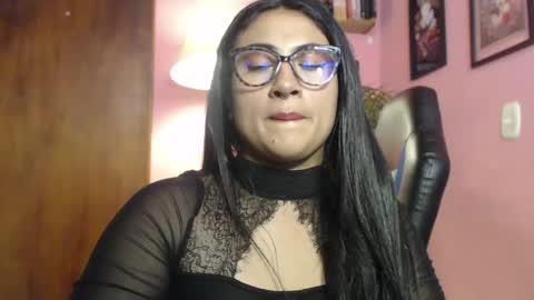 bunnyEmilyR0s33 online show from April 22, 4:37 pm