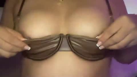 bunnymami333 online show from January 8, 3:43 am