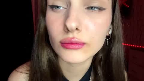 Bella online show from May 11, 4:04 pm
