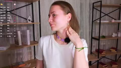 Lizy online show from April 15, 8:20 pm