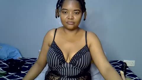 busty kenzi online show from July 18, 7:49 pm