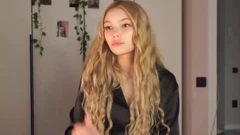 butteflai online show from April 23, 8:11 am