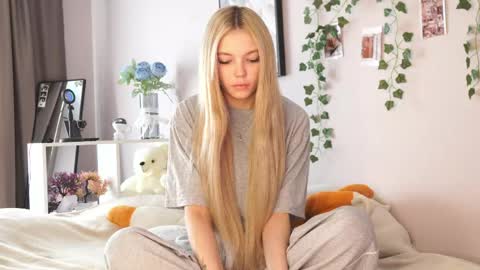 butteflai online show from April 28, 5:22 am