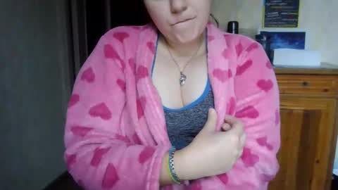 butterfly18988 online show from October 25, 7:49 am