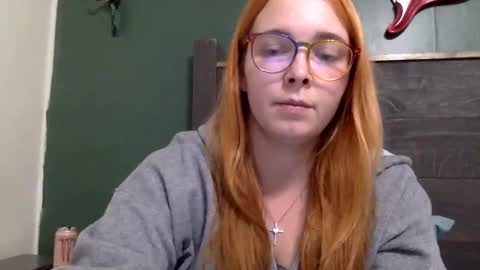 butterflywingzz online show from November 9, 2:18 am