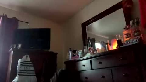 calishop1 online show from February 2, 4:28 pm