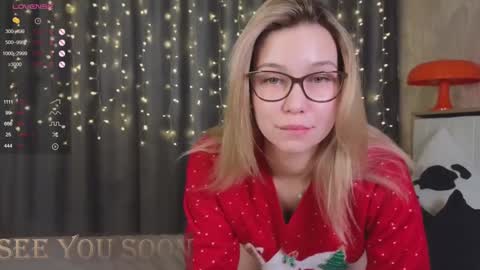 Snapshot of call__me_mommy_ chatting on January 9, 3:44 pm Nancy Please thumbs up me online show from January 9, 3:44 pm