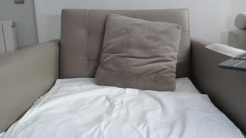 callme_kim online show from April 5, 8:08 pm