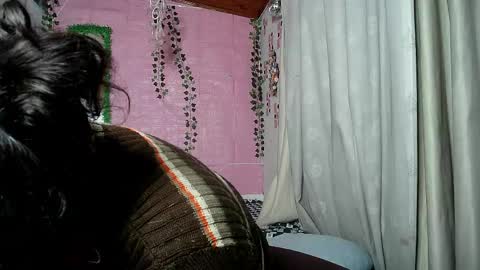 paula online show from April 26, 1:25 am