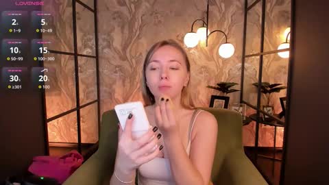 Nora online show from November 7, 8:20 am