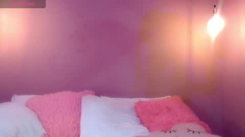 Snapshot of cami_fire chatting on January 8, 8:18 pm Cami online show from January 8, 8:18 pm