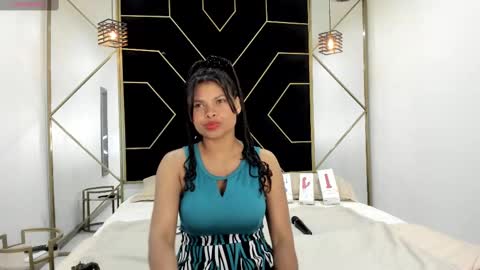 Snapshot of camiilareyes chatting on February 24, 5:31 pm CamiilaReyes online show from February 24, 5:31 pm