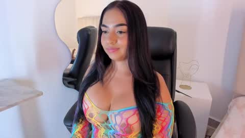 Snapshot of camila_adams chatting on February 21, 7:32 pm Cami online show from February 21, 7:32 pm