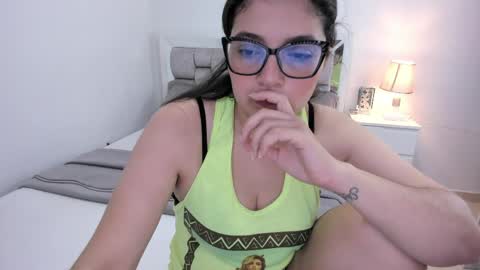 Camila buitrago online show from April 2, 10:18 pm