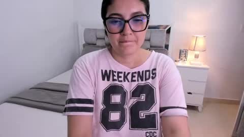 Camila buitrago online show from April 4, 11:47 pm