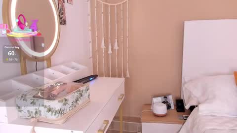 camila_bustamante_ online show from February 26, 5:23 pm