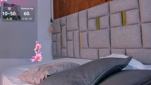 camilaa_smith_ online show from March 26, 8:43 pm