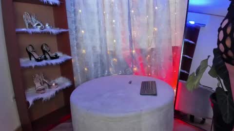 Cami  online show from March 1, 1:18 pm