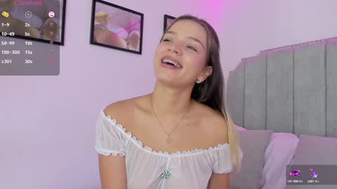 Snapshot of camilamonroee chatting on December 10, 1:55 pm Camila Monroee online show from December 10, 1:55 pm