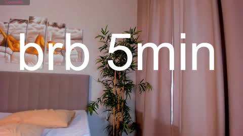 Camilla online show from February 22, 6:47 am