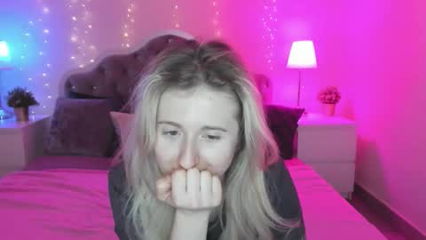 camilladreamer online show from January 14, 8:03 pm