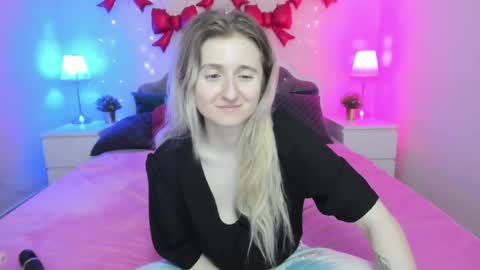 camilladreamer online show from April 25, 1:52 am