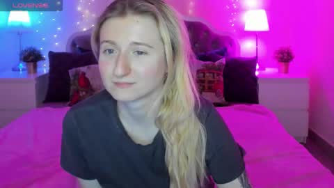 camilladreamer online show from January 8, 6:12 pm