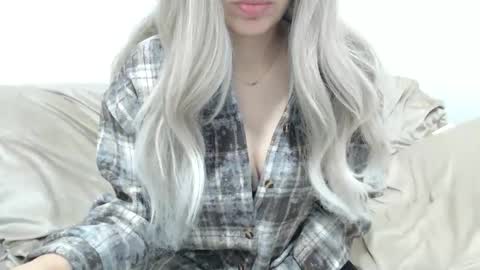 CamilleBunny online show from December 21, 6:06 am