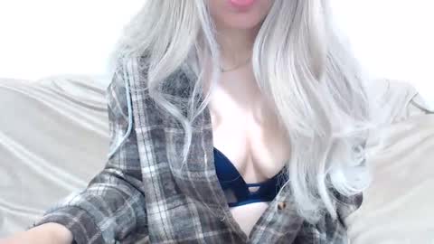 CamilleBunny online show from April 18, 2:36 am