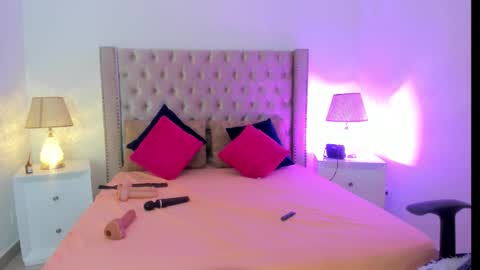 Candie  online show from November 9, 12:45 pm