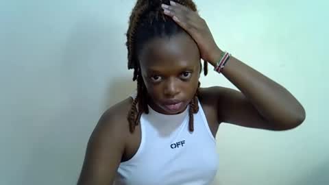 candiemaya online show from April 22, 11:07 am