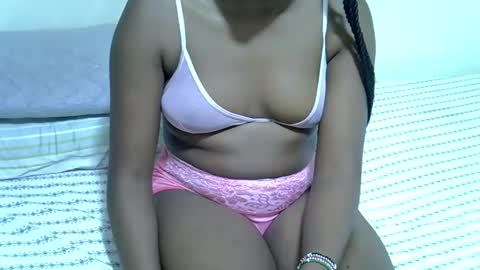 candiemaya online show from January 31, 7:11 pm