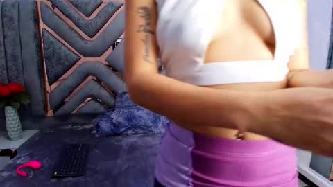 Snapshot of candy_dim chatting on October 14, 4:31 pm candy_dim online show from October 14, 4:31 pm