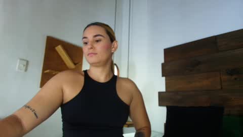 Jolie online show from April 21, 7:10 pm