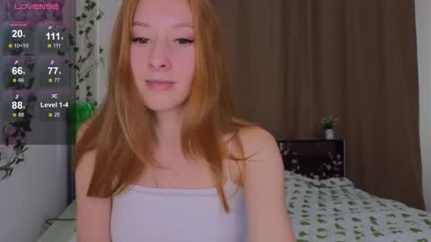 Snapshot of candy_flosse chatting on October 2, 10:53 am candy_flosse online show from October 2, 10:53 am