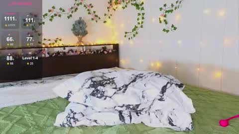 candy_flosse online show from December 21, 9:35 am