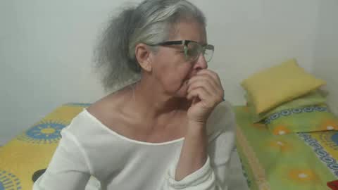 Snapshot of candy_mature_ chatting on January 18, 10:39 am candy online show from January 18, 10:39 am