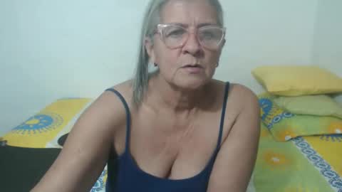 Snapshot of candy_mature_ chatting on January 27, 10:38 pm candy online show from January 27, 10:38 pm
