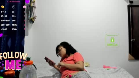 candy_val online show from May 22, 7:17 am