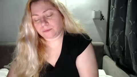 Snapshot of candycream74 chatting on January 27, 3:39 pm Laura online show from January 27, 3:39 pm