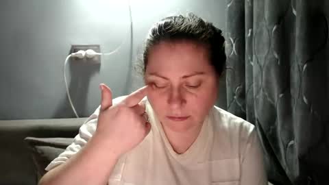 Laura online show from December 5, 12:21 am