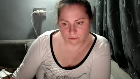 Laura online show from November 3, 8:24 pm