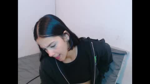 Sara online show from December 2, 5:09 am