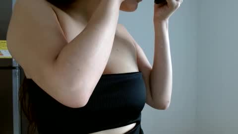 Snapshot of candygirlsweett chatting on February 5, 6:48 pm CandySweetGril online show from February 5, 6:48 pm