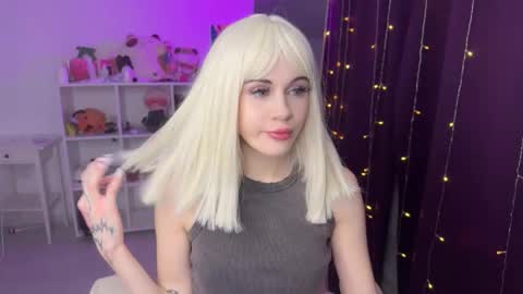 Snapshot of candyhannah chatting on October 26, 6:47 pm You can call me HH online show from October 26, 6:47 pm