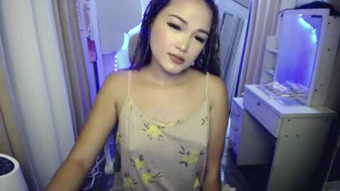 leahlex 3 online show from April 12, 9:45 am