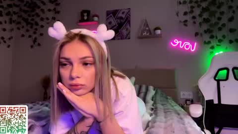 Candy online show from May 3, 7:34 am