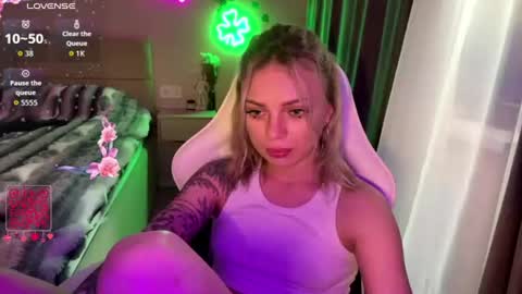 Candy online show from June 13, 2:25 pm