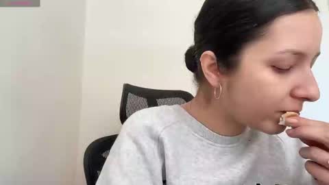 Emma online show from March 10, 9:56 am