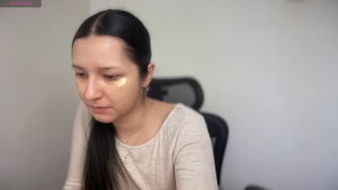 Emma online show from March 3, 10:42 am